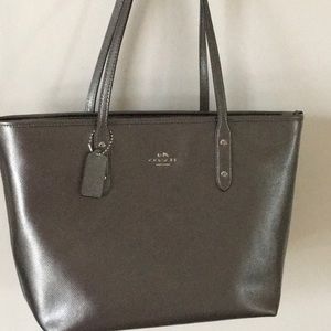 💯Gun metal Coach Tote EUC
